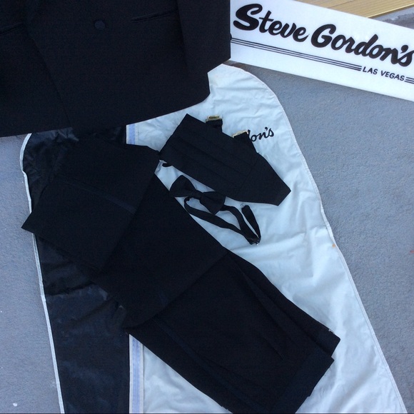 Gorgeous custom made Steve Gordon Tuxedo - Picture 2 of 3